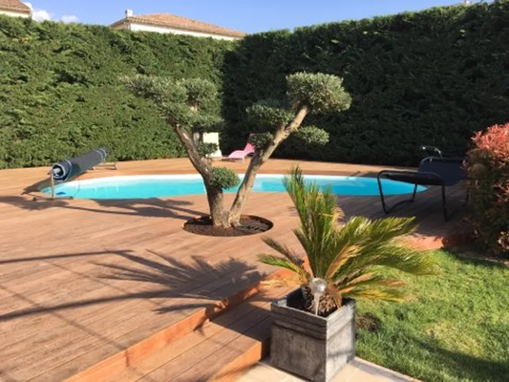 Tour de piscine en cumaru à ROUGIERS