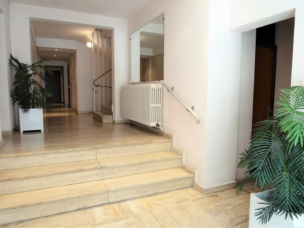 Avignon Intra Muros, appartement de standing   