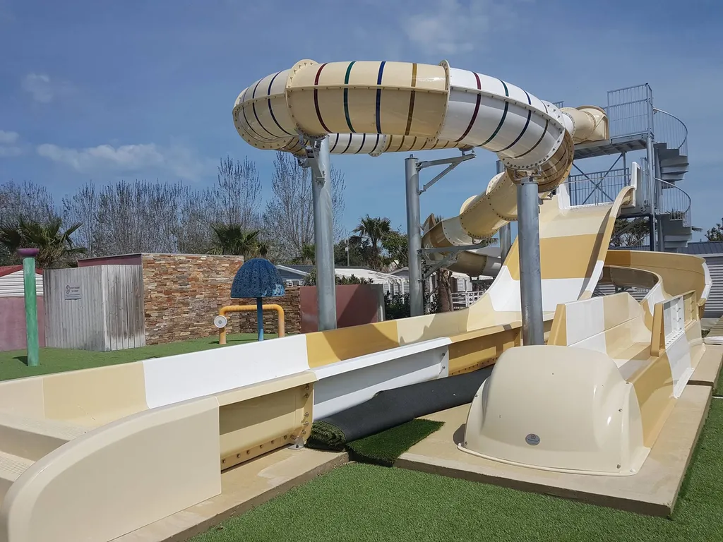 camping avec parc aquatiques proche du Cap d'Agde