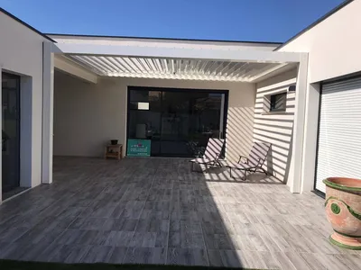 Pergola à Caveirac près de Nîmes dans le Gard