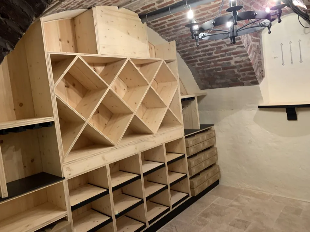 cave a vin en épicéa et chêne noir