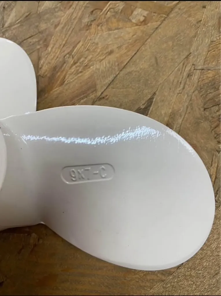 Hélice neuve Yamaha réf 647-45943-00 disponible à Arzal dans le sud d Morbihan