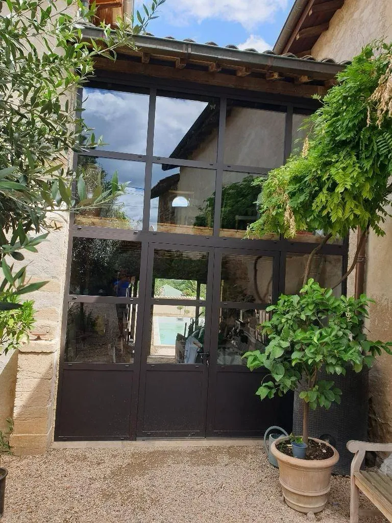 Changement de fenêtre à Villefranche sur saône