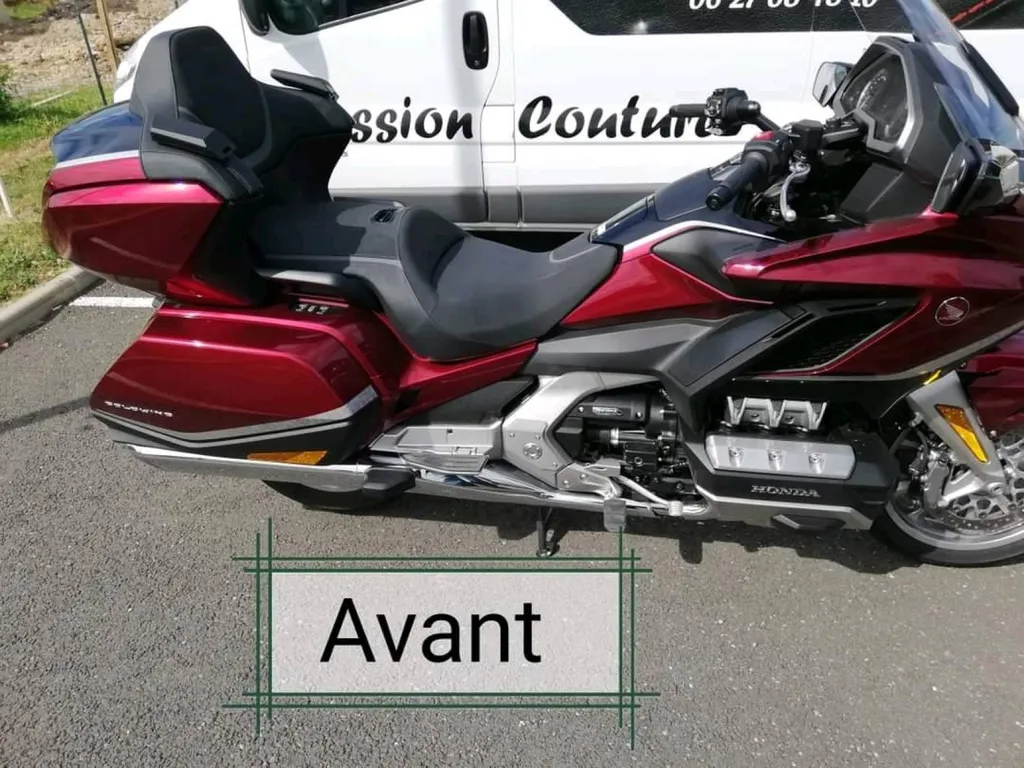 Selle de moto avant rénovation à bordeaux 
