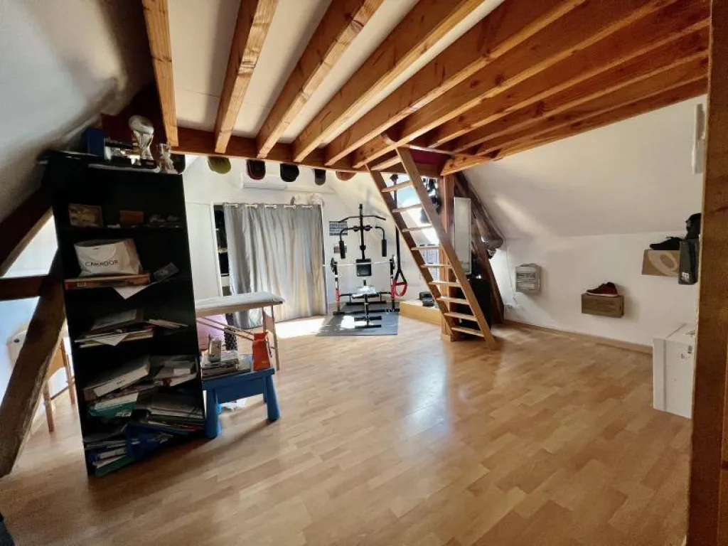 Maison rénovée de 140 m² édifiée sur 649 m² de terrain sur la commune de ST PIERRE LES ELBEUF