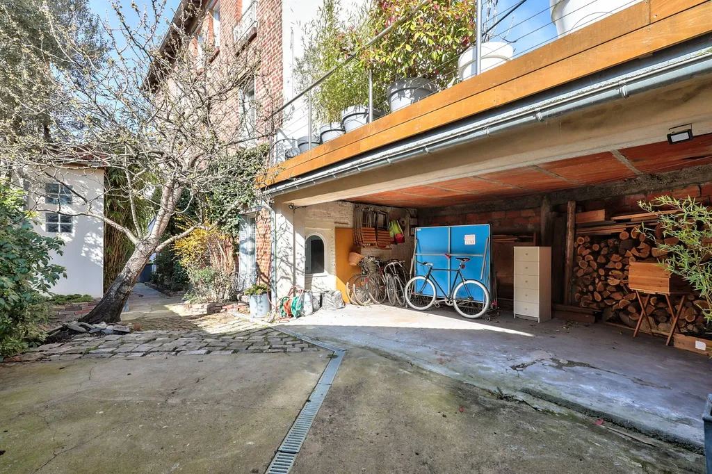 A vendre maison avec espace exterieur à Suresnes 92150