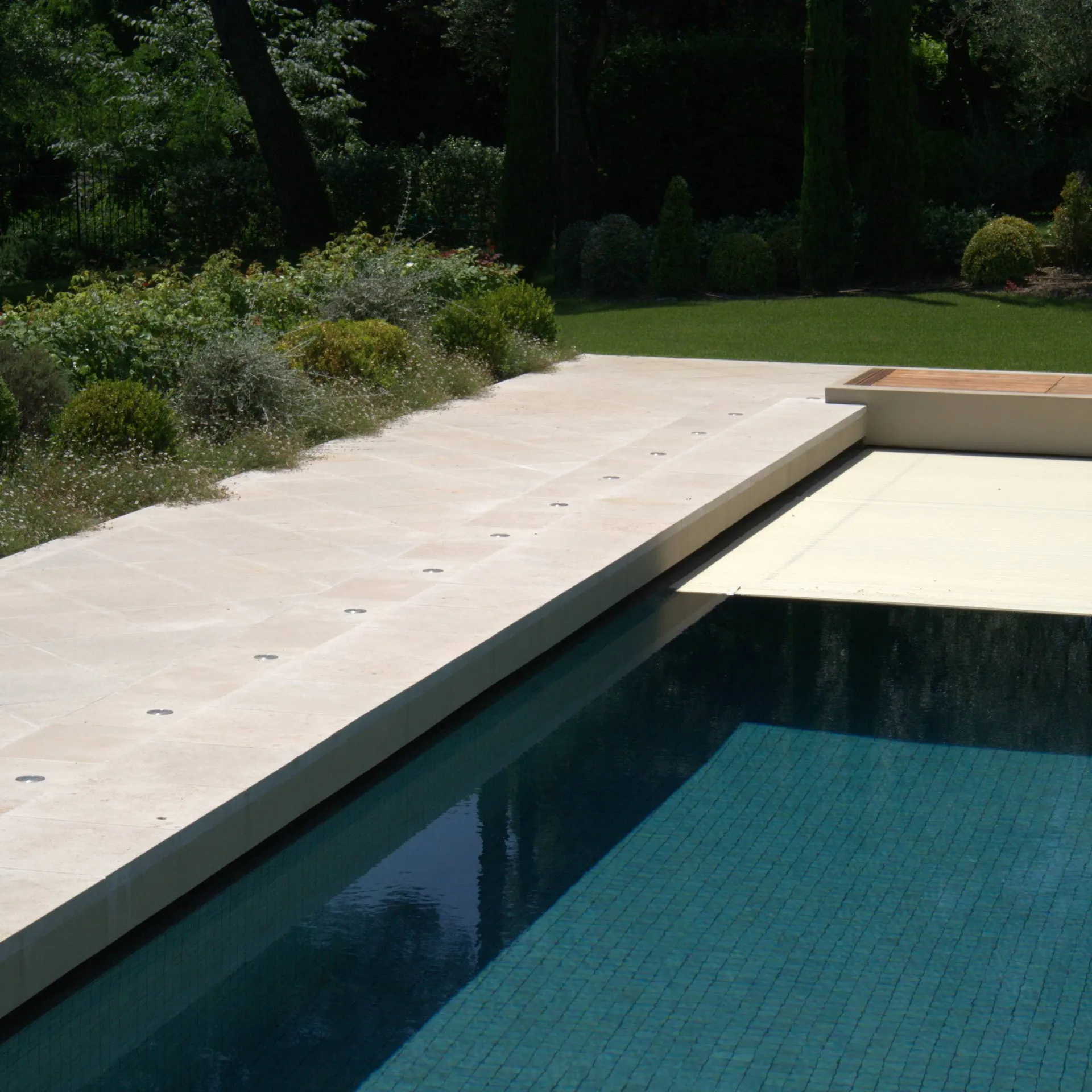 terrasse en pierre naturelle 