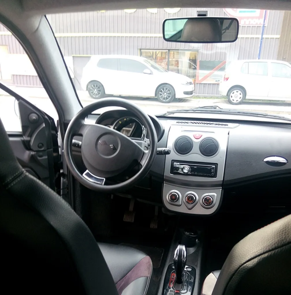 Voiture sans permis Aix en Provence Ligier Ixo Treck DCI