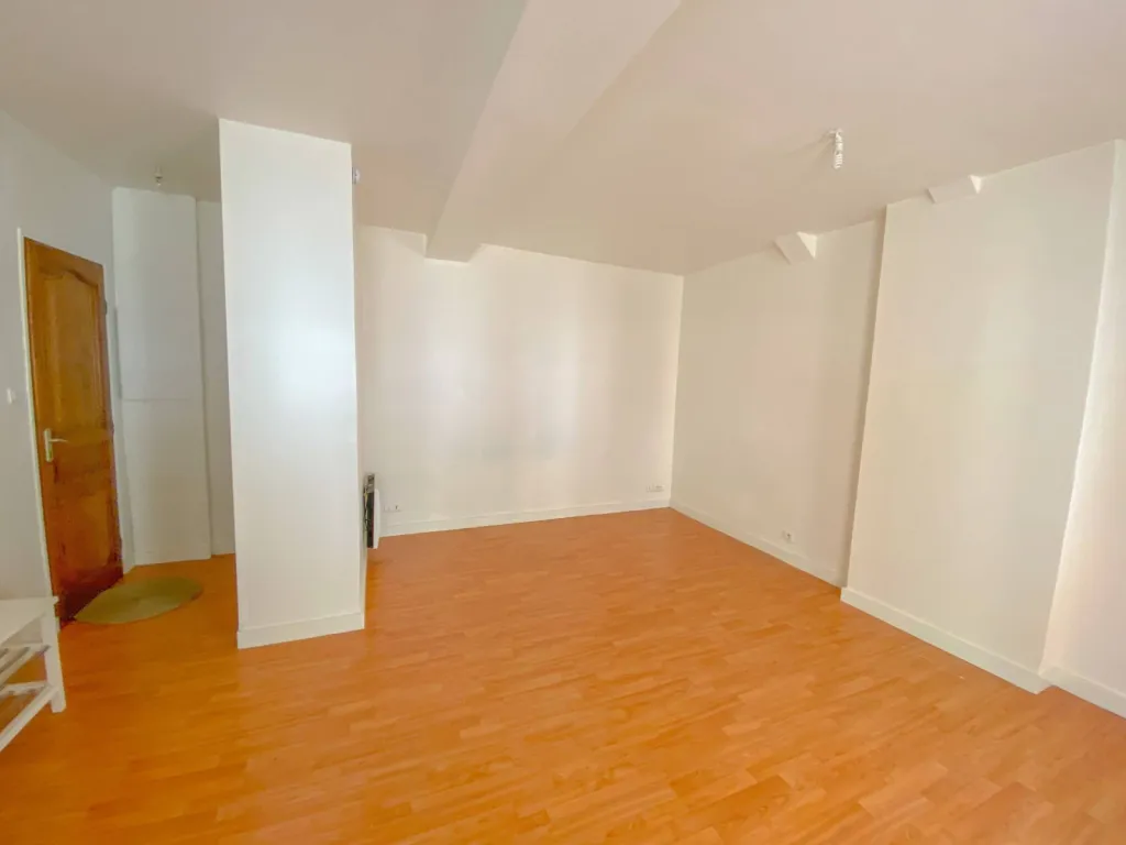 Séjour studio jourdainneaktion-agence-immobiliere-rouen-achat-vente-location-syndic-estimation-annonces-dpe