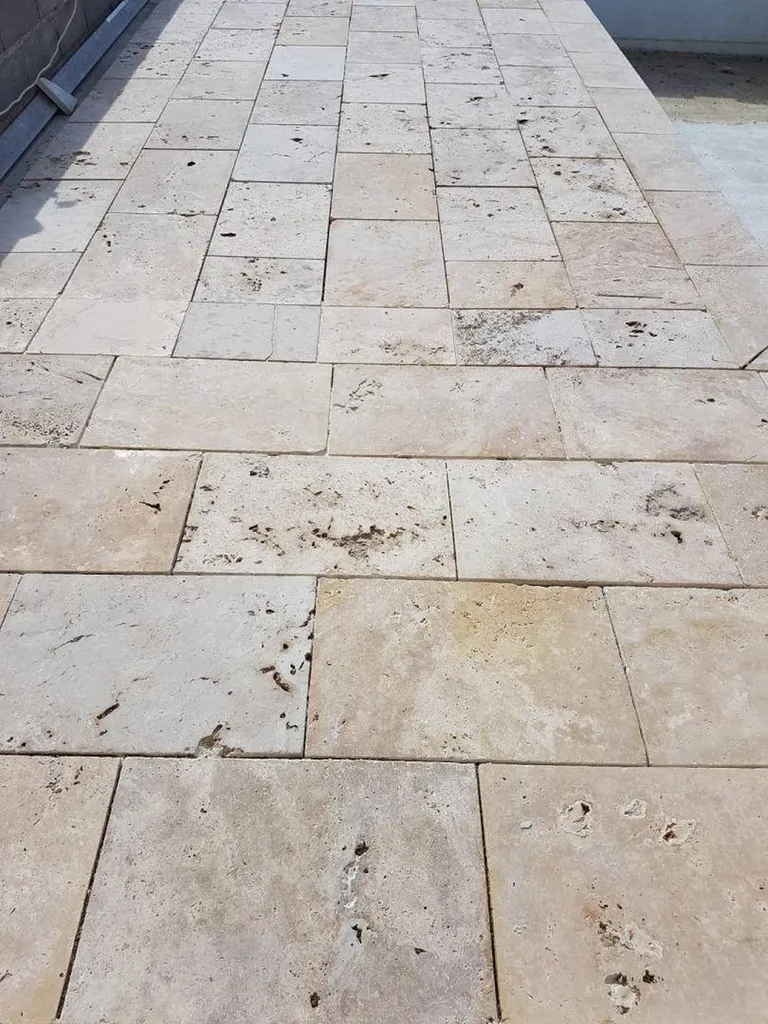 DALLES SUR PLOT TRAVERTIN BEIGE 2ND CHOIX MIX 