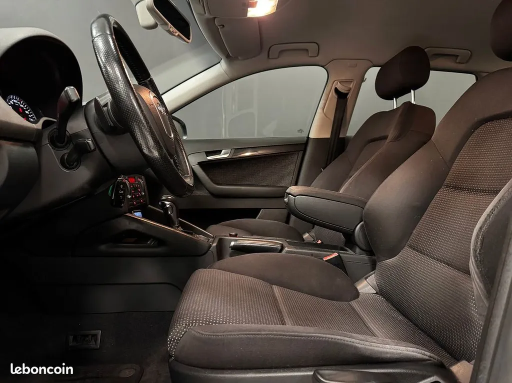 Audi A3 Sportback (8P) 2.0l TFSI 200cv DSG6 Ambition