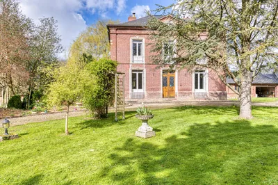 A vendre maison de maître et dépendances sur parc d'1 hectare : une opportunité unique dans le Pays de Bray.A vendre maison de maître et dépendances sur parc d'1 hectare : une opportunité unique dans le Pays de Bray.A vendre maison de maître et dépen