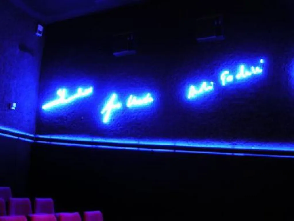 AMENAGEMENT D'INTERIEUR ET FABRICATION DE PORTE-AFFICHES