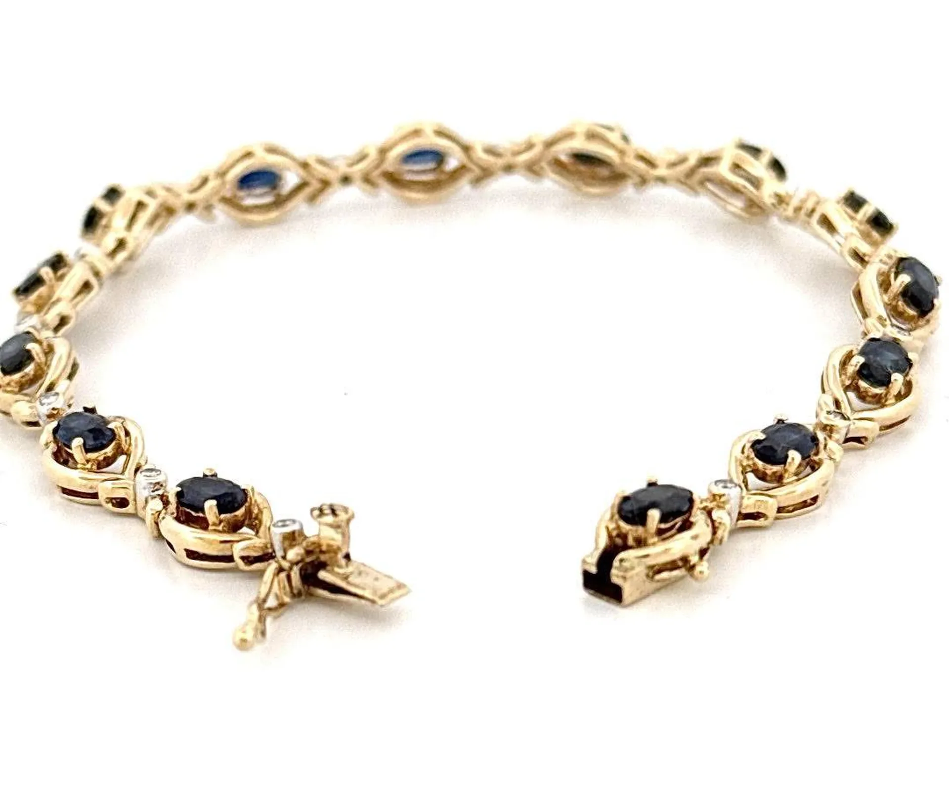 Un bijou d'exception : bracelet en or jaune et pierres précieuses à découvrir chez Bijouterie Or Ligne près de Bordeaux