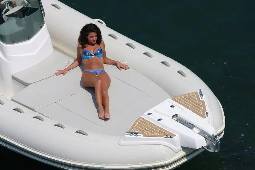 Louer un bateau à moteur performant à Bandol