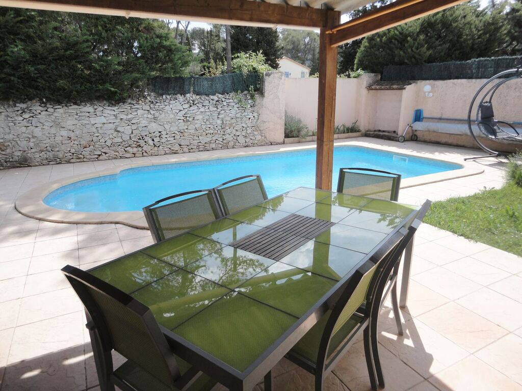 Maison T6 avec piscine à vendre sur Roquefort la Bédoule