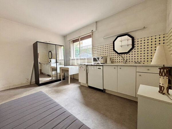 Chambre de service 12.47M² à Saint-Germain-en-Laye,  
