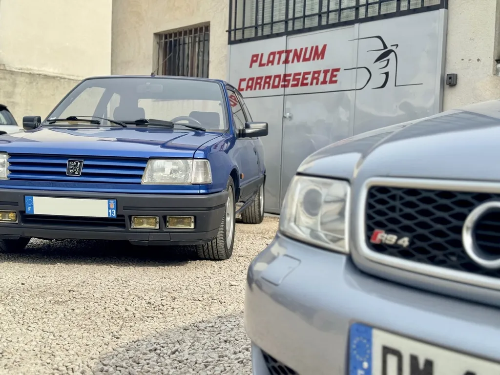 Une icône des années 90 la Peugeot 309 GTI 16 chez Platinum Carrosserie proche d’Aubagne et de Marseille