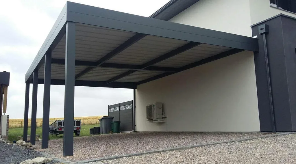 Société expérimentée dans la pose de carport en aluminium résistant au Havre et ses alentours 76 : carport fermés, ouverts, attenants, autoportants, avec ou sans portillons.