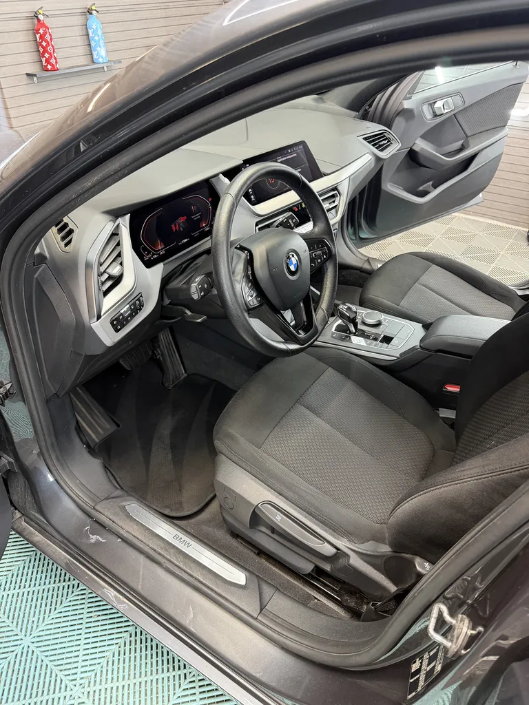 BMW 118D F40 150 CHV BUSINESS EDITION
