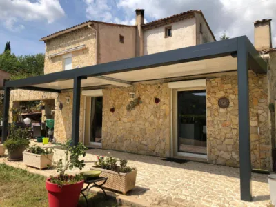 Pergola bioclimatique double modules à Antibes