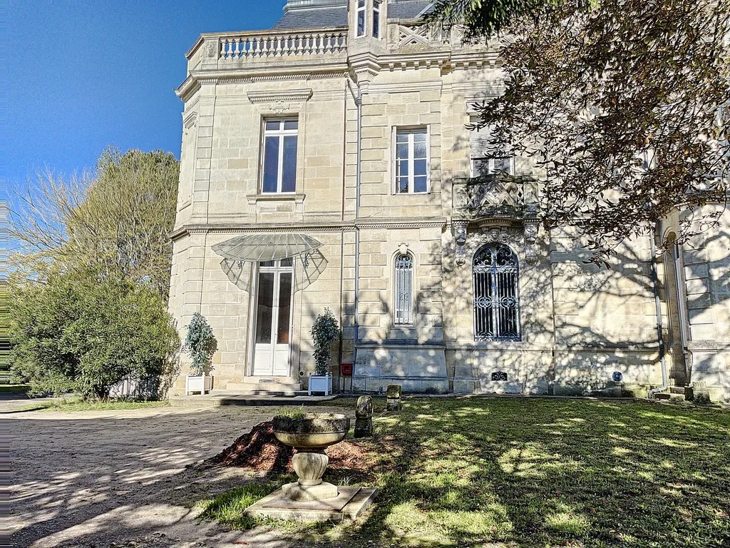 Vente aux enchères Solart le 27/04/2026 au Château des Tours au Bouscat, près de Bordeaux, lots d’exception.