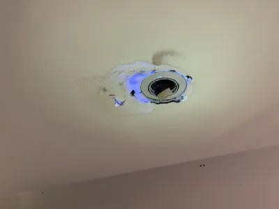 Photo d'une détection de fuite urgente dans une copropriété à Mérignac dans le 33