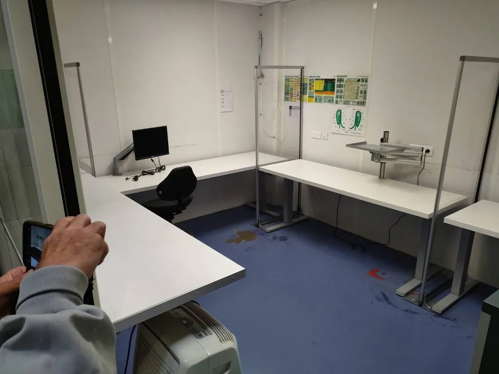 Tables réglables en hauteur  sur mesure à BOUÉ dans l'Aisne