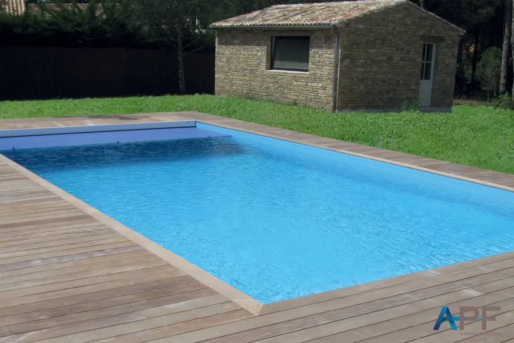 Membrane PVC armé - Revêtement d'étanchéité piscine - Aquarev'Piscines - Manosque 04100