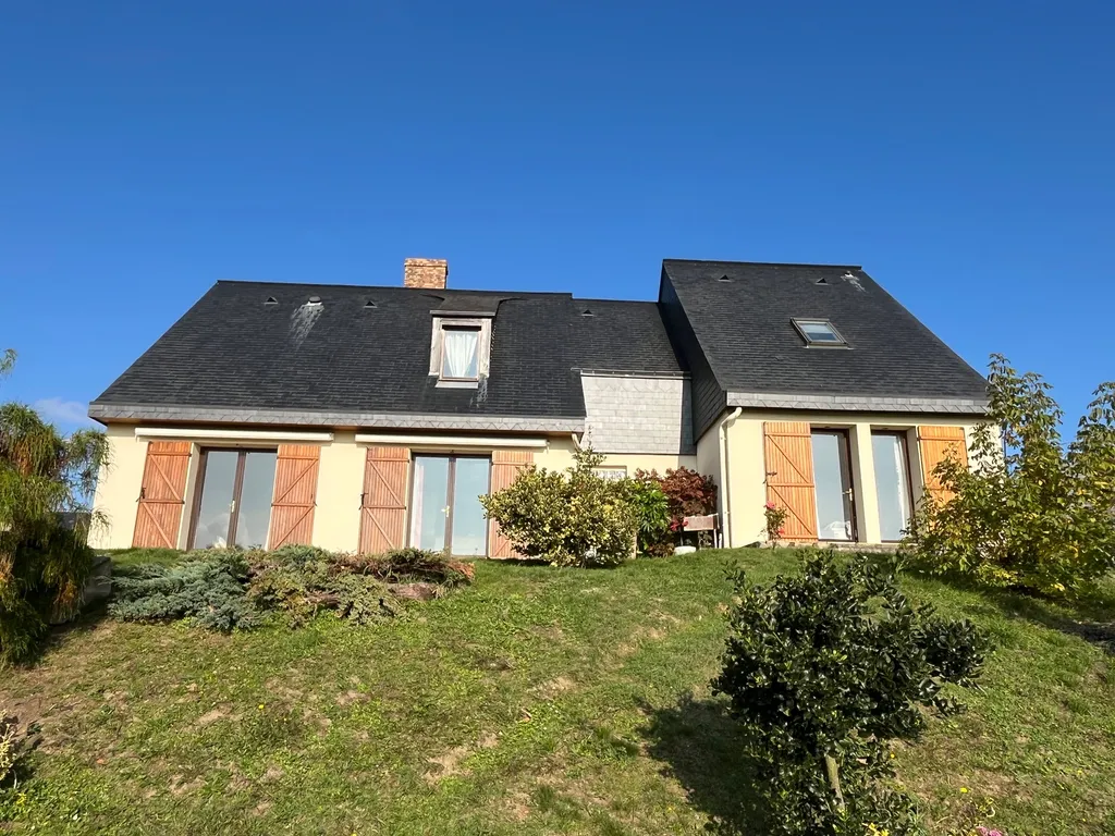 A vendre à Norville : Maison d'architecte avec de beaux volumes et viables de plain pied - Vue Seine !