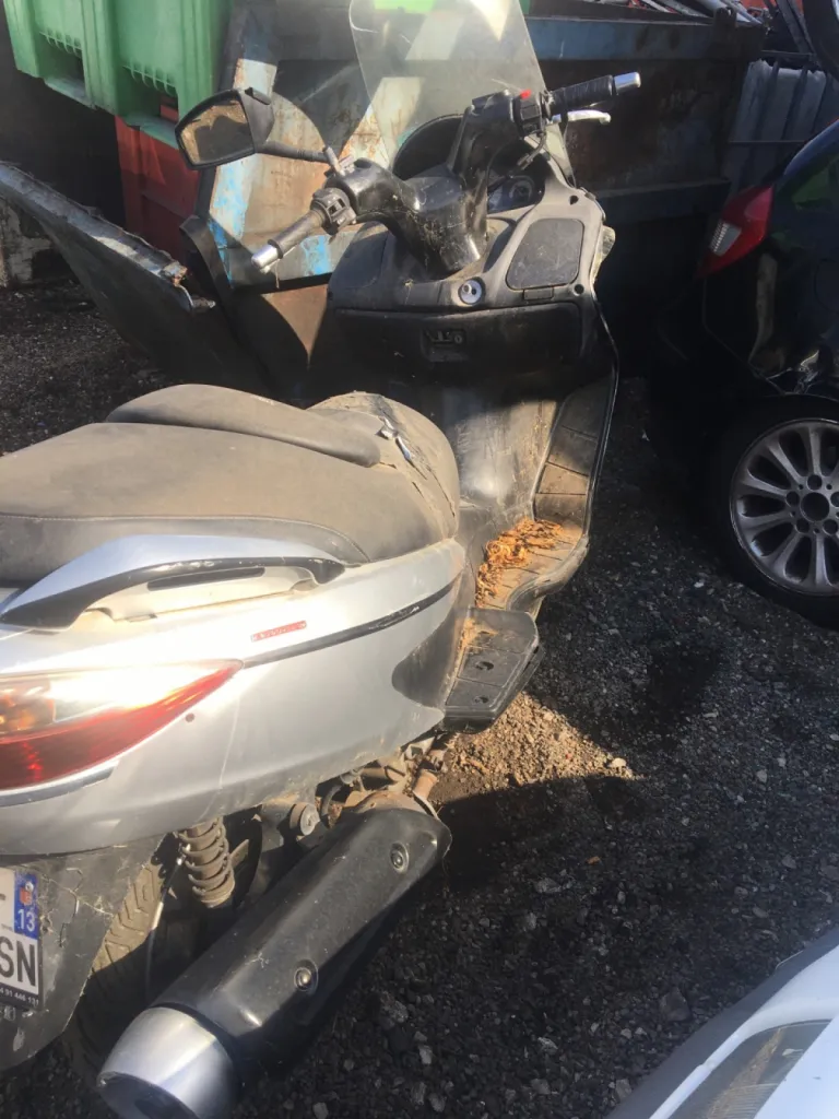 Enlèvement d’épave scooteur gratuit à Marseille 13011 près des camoins , la Valentine et la Penne sur Huveaune