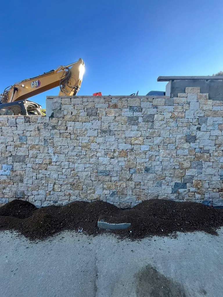 MOELLONS EN PIERRE CALCAIRE