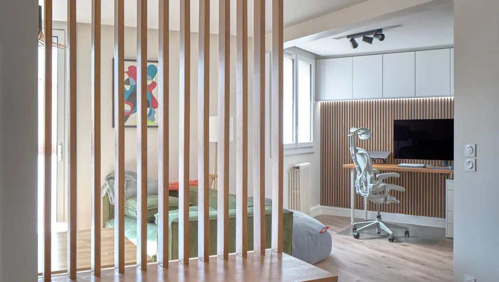 Architecte d’intérieur à Toulouse pour la rénovation d'appartements minimalistes avec isolation écologique et mobilier sur-mesure en bois massif