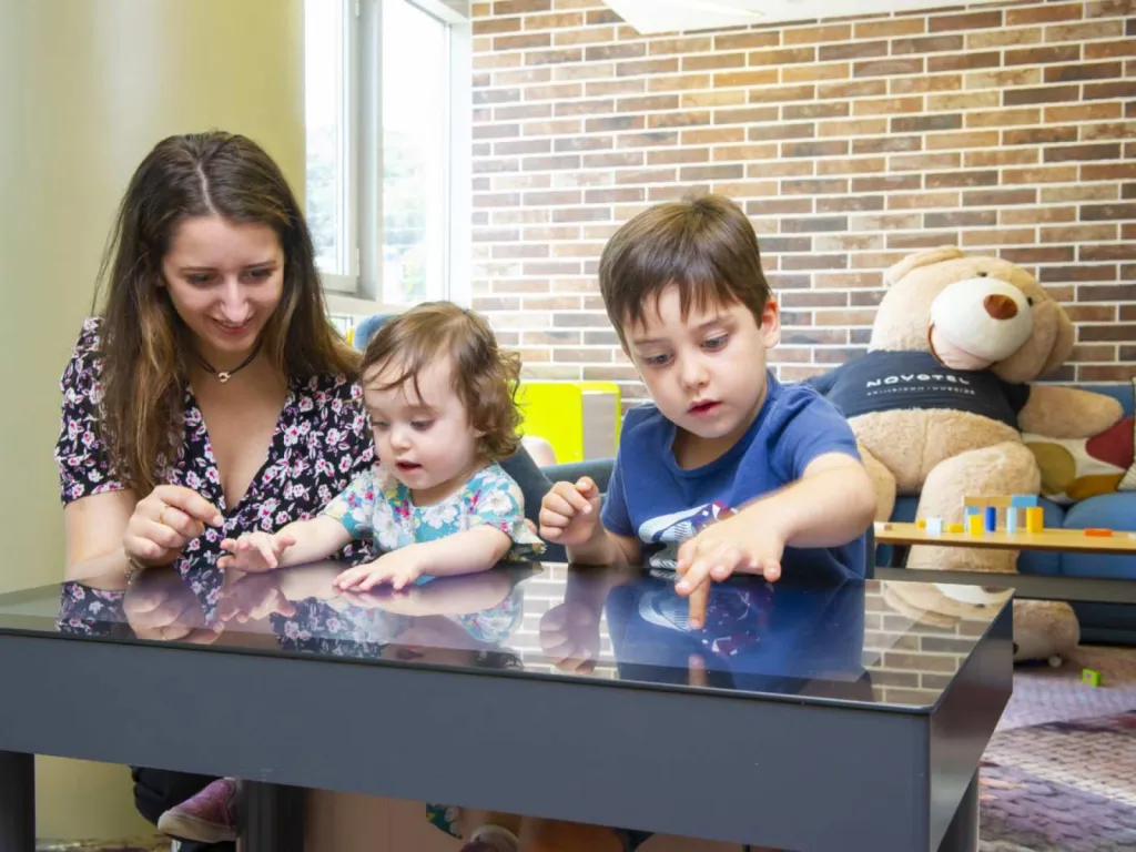 photographe hôtel Novotel table de jeu pour enfant