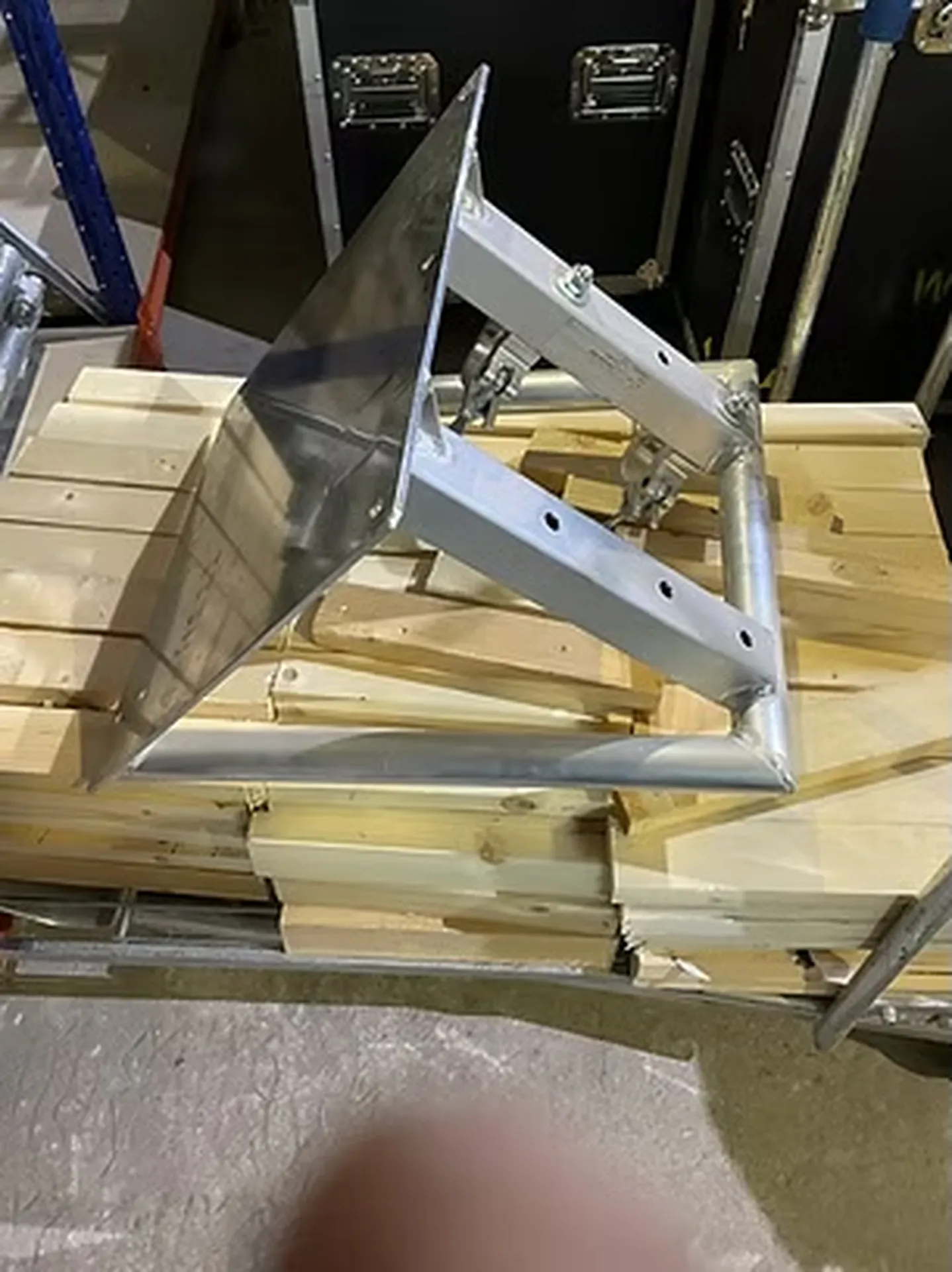 PLAQUE / EMBASE SOL MUR TOTEM POUR TRIO OU QUATRO