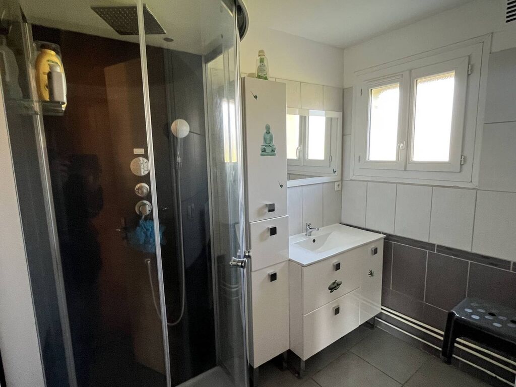 Exclusivité ! A vendre à St Arnoult : Maison en bon état général avec 3 chambres