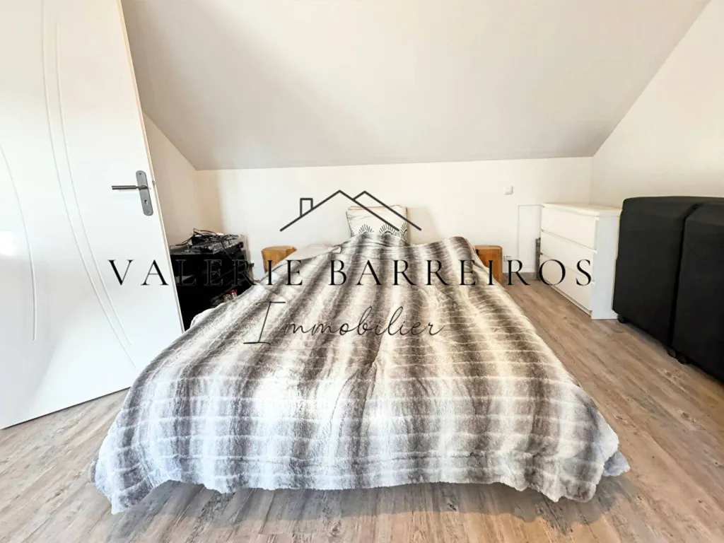 A vendre pavillon individuel de 110 m² édifié sur un terrain de 614 m² sur la commune de LA SAUSSAYE 27370