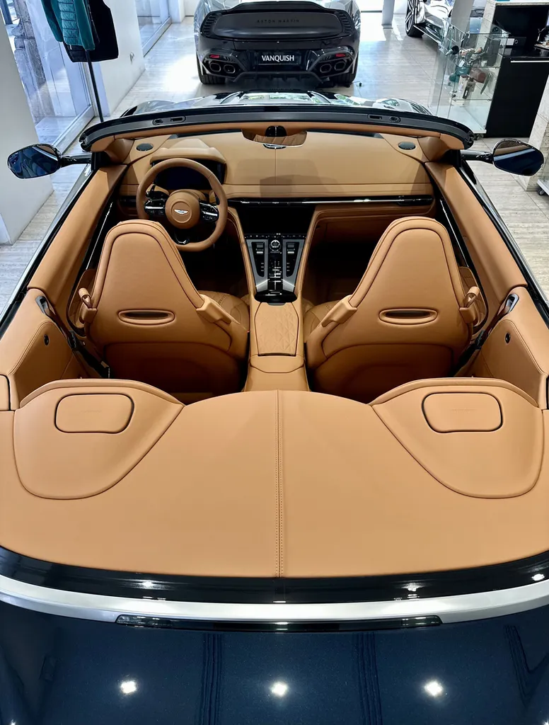 Traitement céramique sur Aston Martin DB12 Volante – EMB Detailing, votre expert automobile haut de gamme sur lyon proche de vienne