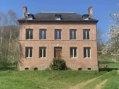 PAYS D'AUGE DU CALVADOS et région de LISIEUX : Maison de caractère avec 2 ha 60 a