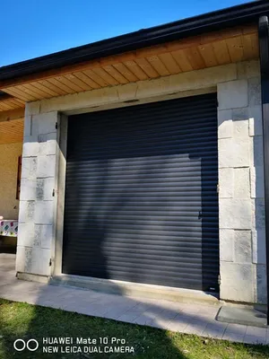 Porte de garage enroulable en alu  – modernisation, sécurité et gain d’espace proche Carignan de Bordeaux