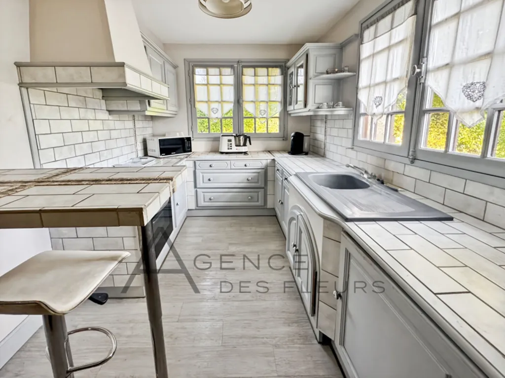 A vendre, jolie maison de 90m² sur un terrain de 2413 m² située au Bosc du Theil 27370