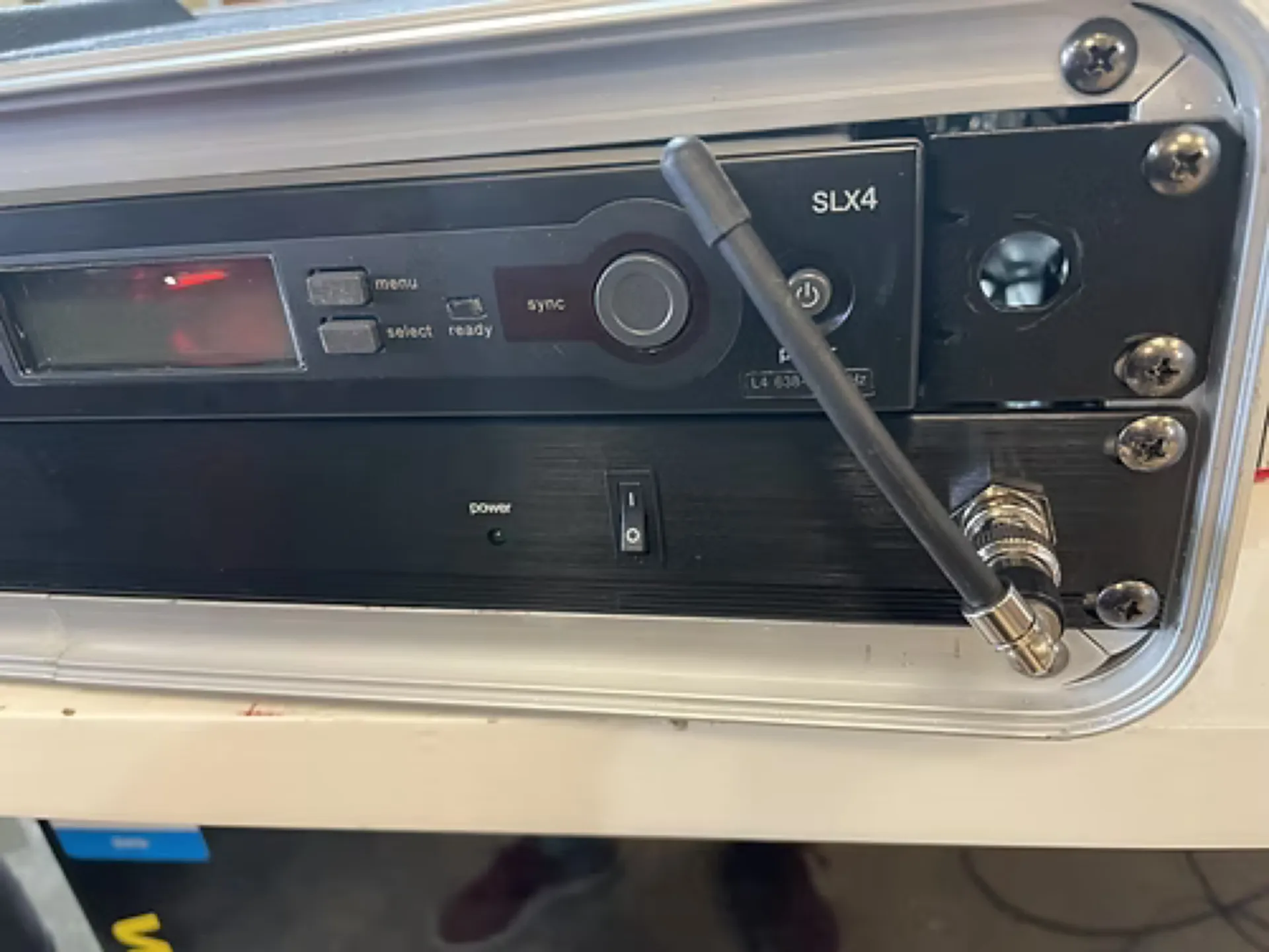 DOUBLE RECEPTEUR MICROS SHURE + 2 MICROS BETA58 + DISTRI