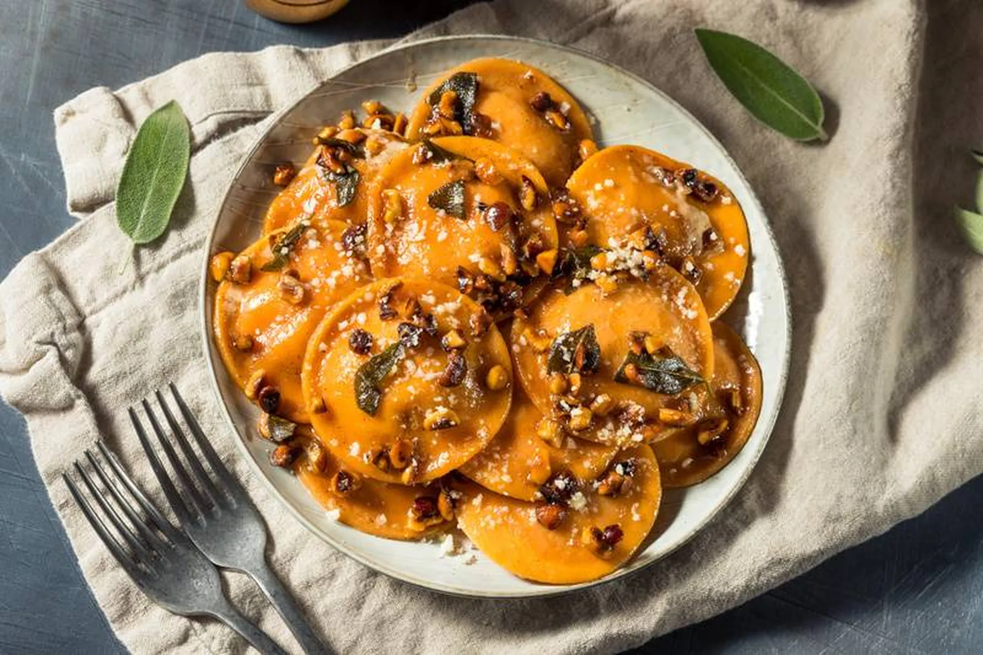 Chronique de la semaine 38 : Les raviolis à la courge et à la sauce aux noix