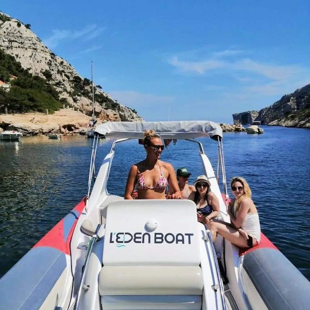 Visite des Calanques en bateau avec l'Eden Boat