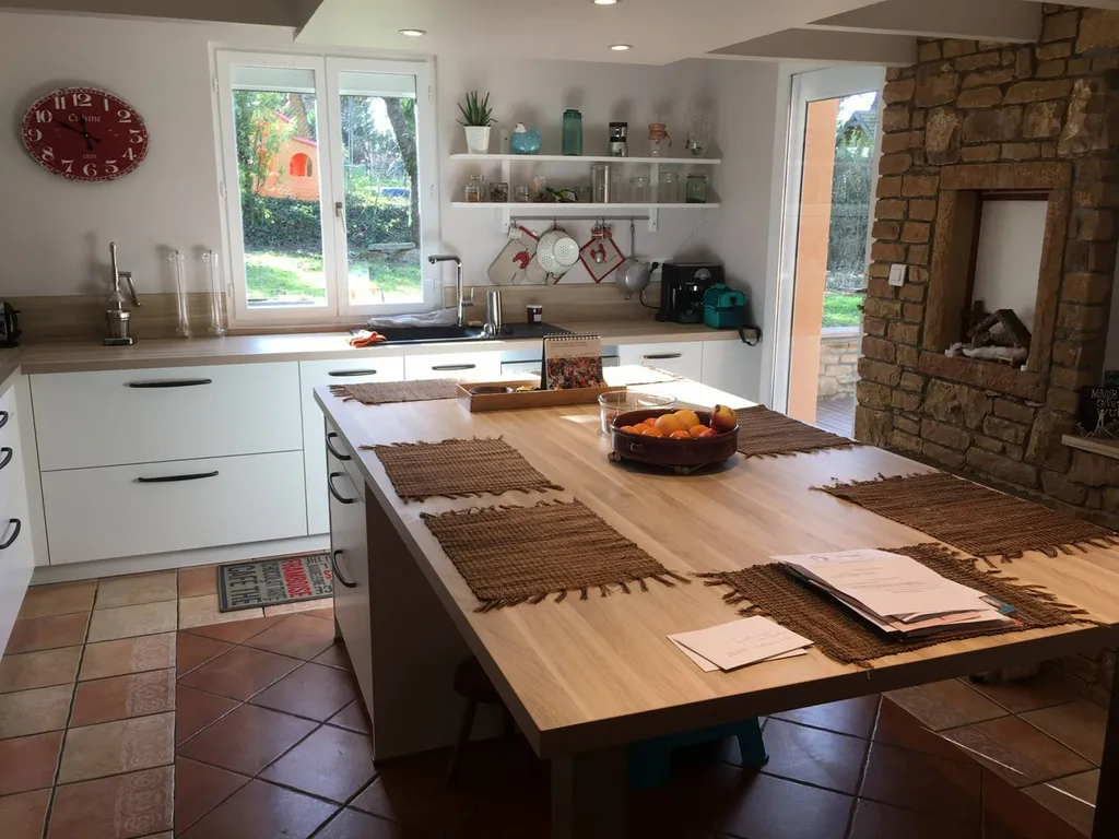 cuisine design avec ilot en bois à Lyon 9