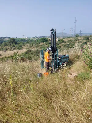 Sondage à la tarière sur chenille à Saint-Jean-de-Védas dans l'Hérault (34)