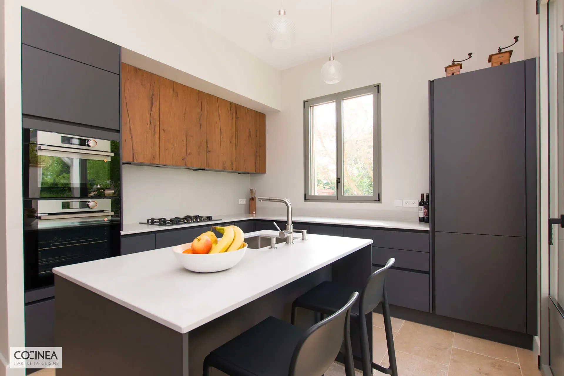 GRAPHITE LAQUÉ ULTRA MAT ET DEKTON FIORD