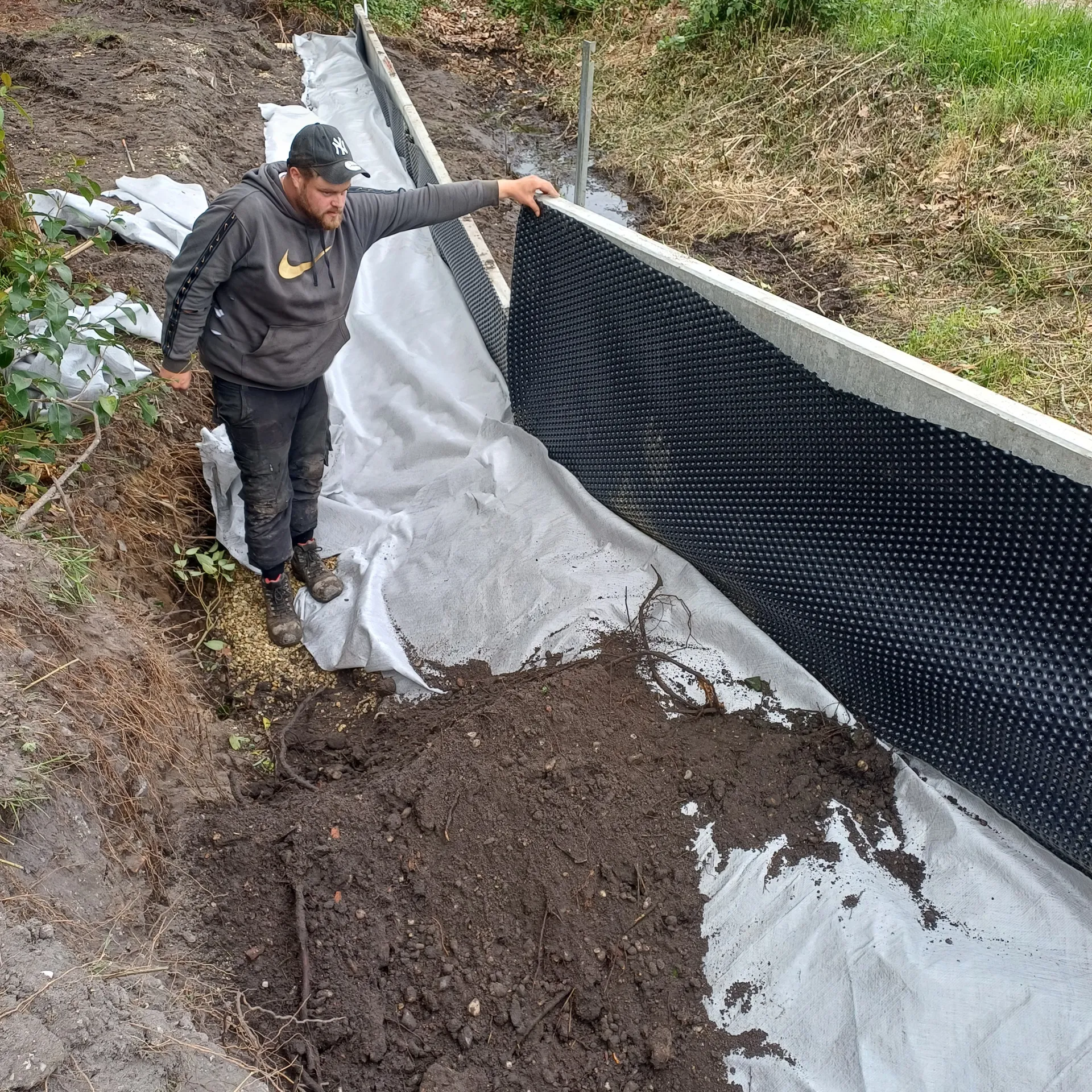 création d'un mur de soutènement en L béton préfabriqués sur la commune de martillac