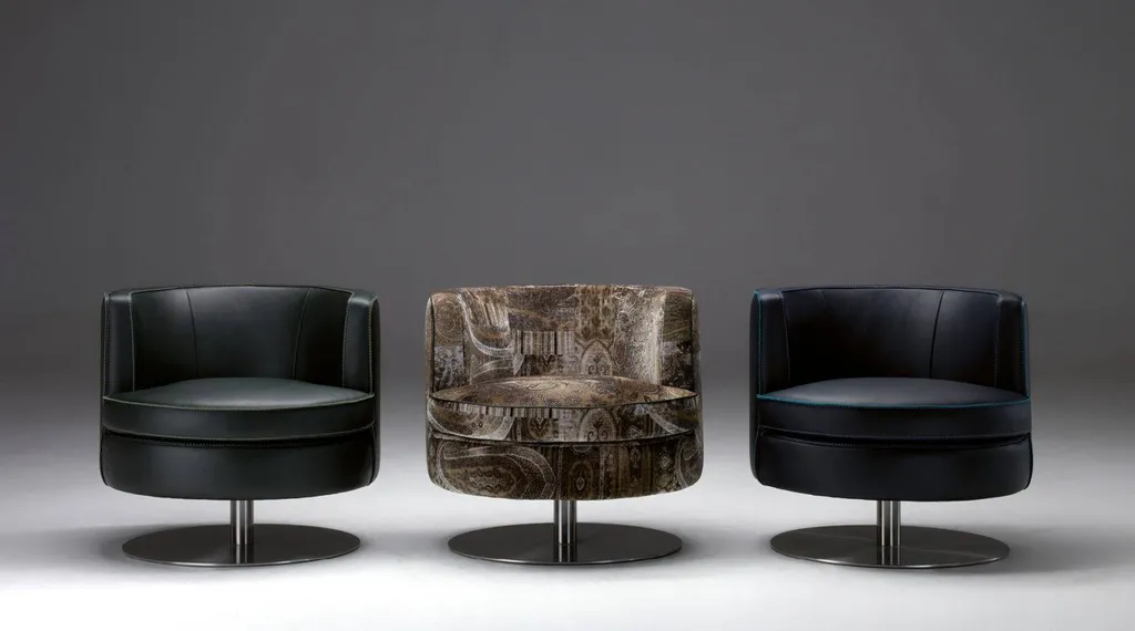 fauteuil rond en cuir noir pivotant à hyères 