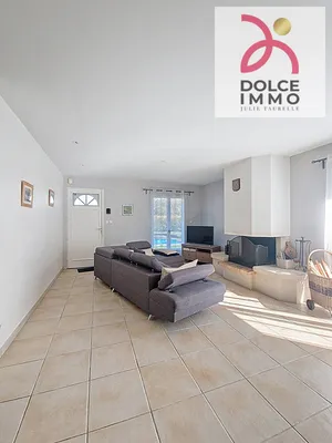 À vendre à Arsac : maison récente avec 3 chambres, piscine, garage et jardin